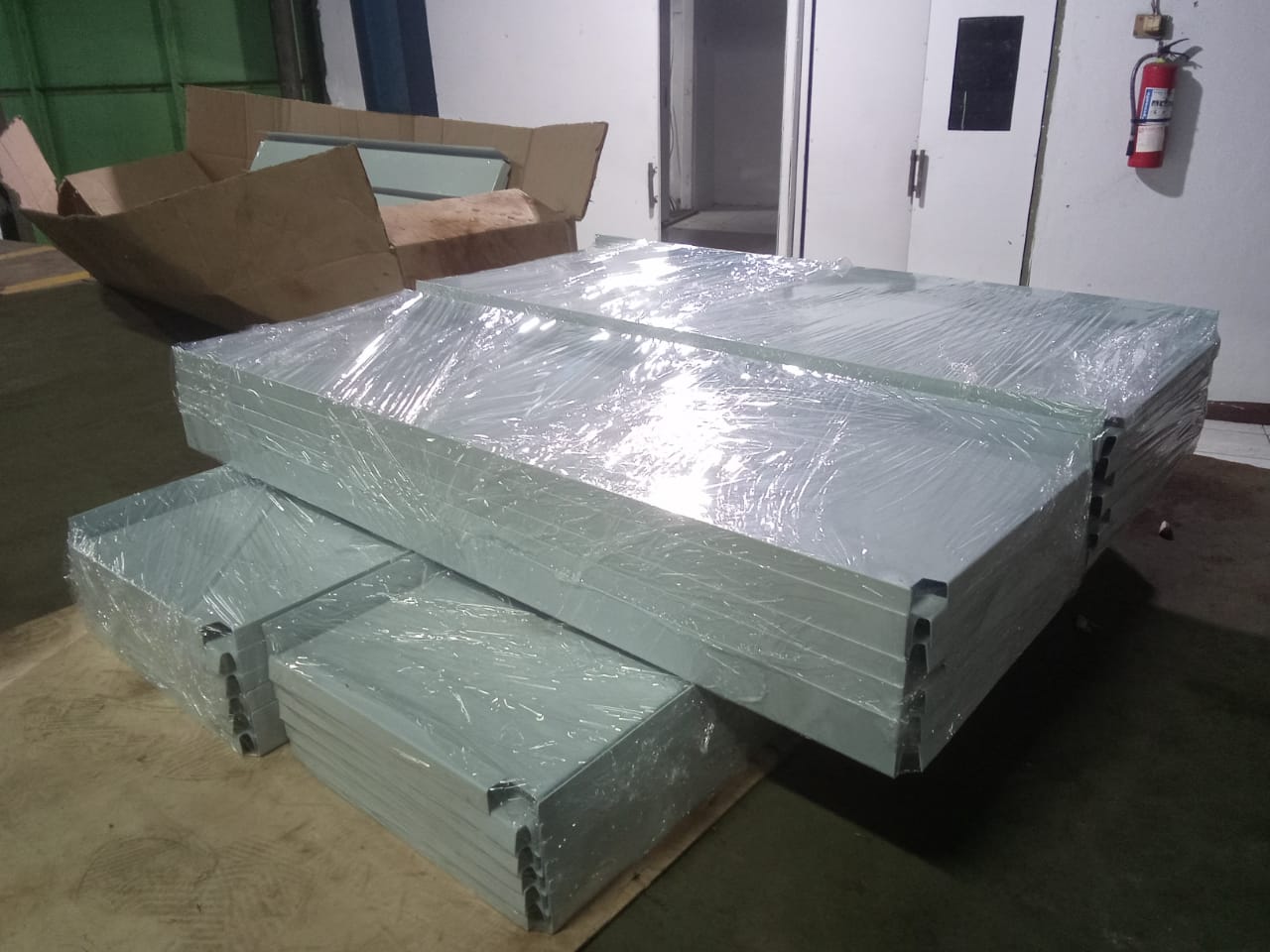 ELECTRIC & BOX PANEL